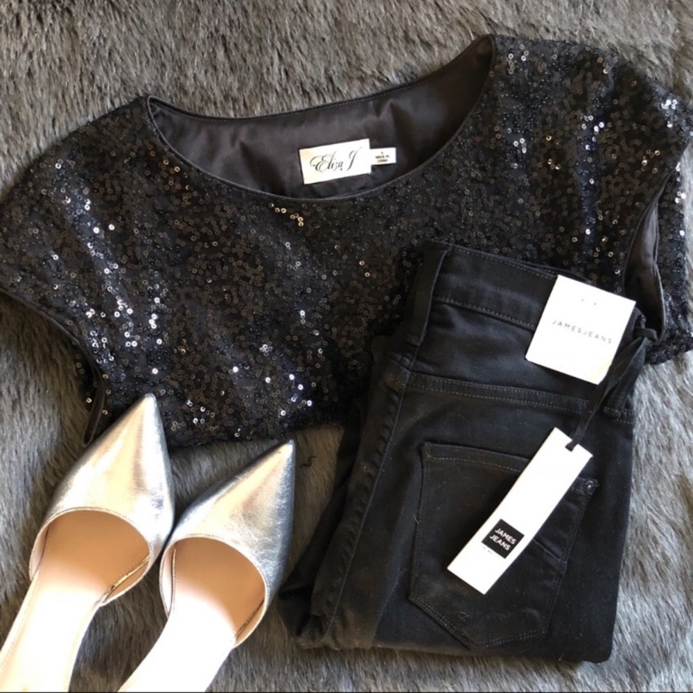 Cute black cropped jeans!